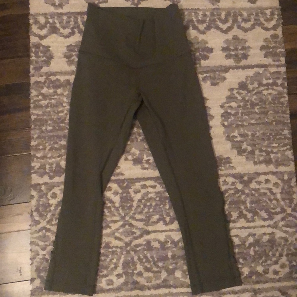 Lululemon luxtreme crops size 6
